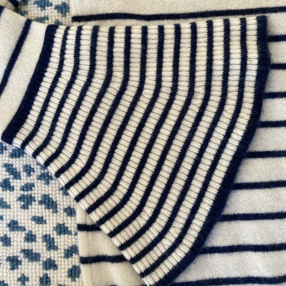 Club Monaco • Cashmere Bell Sleeve Sweater • Size Small - Picture 2 of 4